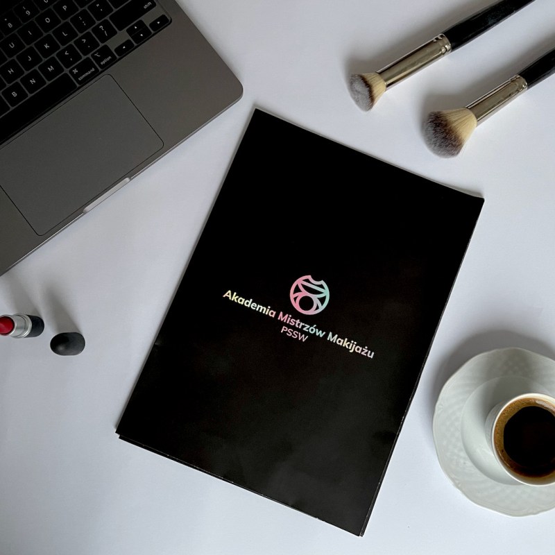 Czy warto rozpocząć naukę w PSSW Akademii Mistrzów Makijażu w&nbsp;Gdyni?